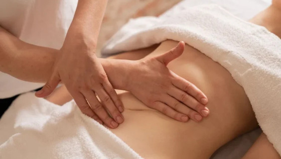Massagem Modeladora: o que &eacute;, quando fazer e quais os resultados reais
